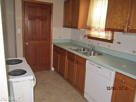 Must See This 3 Bedroom Brick Home with a Basement in Warren, MI (Photo 3 of 6)