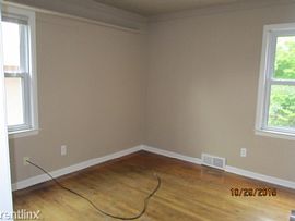 Must See This 3 Bedroom Brick Home with a Basement in Warren, MI (Photo 4 of 6)