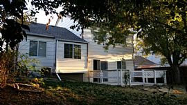 Affordable 3bedroom and 2 Bath House Dishwasher. Nice Neighborh in Aurora, CO