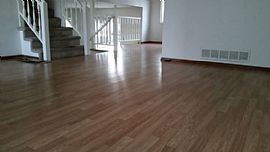 Affordable 3bedroom and 2 Bath House Dishwasher. Nice Neighborh in Aurora, CO (Photo 2 of 8)