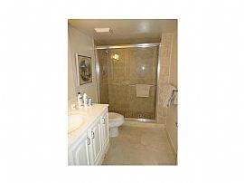 2 Bed 2 Baths#1708, High Floor 2/2 in Miami Beach, FL (Photo 5 of 7)