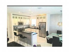 House in Prime Location in Miami, FL (Photo 2 of 5)