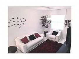 House in Prime Location in Miami, FL (Photo 4 of 5)