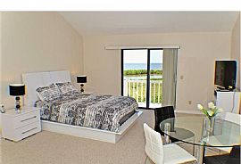 Beachfront - Sunsets, Spectacular Gulf Views, Peaceful, Spaciou in Fort Myers, FL (Photo 7 of 11)