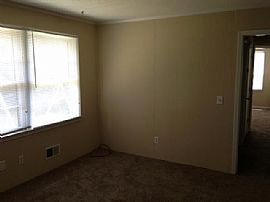 424 Stirlington Rd Columbia  , $500  in Columbia, SC (Photo 5 of 10)