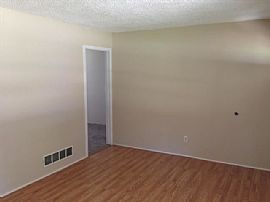 424 Stirlington Rd Columbia  , $500  in Columbia, SC (Photo 6 of 10)