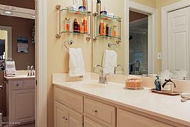 Gorgeous Walk Out Ranch in Indian Hills in Louisville, KY (Photo 6 of 6)