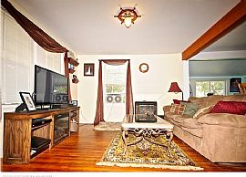 2bd/2ba Partially Furnished House For Ren in South Portland, ME (Photo 4 of 9)