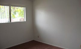 3 Bedroom Home with An Enclosed Sun Porch in Las Vegas, NV (Photo 3 of 9)