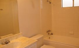 3 Bedroom Home with An Enclosed Sun Porch in Las Vegas, NV (Photo 4 of 9)