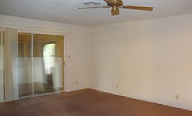 3 Bedroom Home with An Enclosed Sun Porch in Las Vegas, NV (Photo 6 of 9)