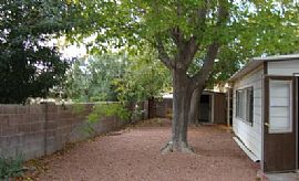 3 Bedroom Home with An Enclosed Sun Porch in Las Vegas, NV (Photo 8 of 9)