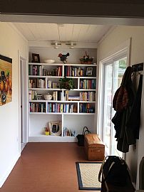 Sunny Three Bedroom Home on Quiet Street Near C. in Grand Rapids, MI (Photo 3 of 6)