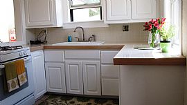 Sunny Three Bedroom Home on Quiet Street Near C. in Grand Rapids, MI (Photo 5 of 6)