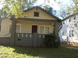 Home Has 3 Bedrooms and 1 Bath + Bonus Room in Atlanta, GA