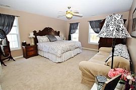 Great Location! Super Close to Base, Pet Frien. in Jacksonville, NC (Photo 6 of 8)