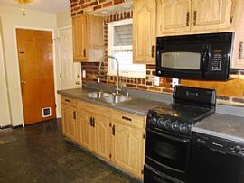 2 Bedroom 1 Bathroom House on a Quiet Dead-End Street in South  in Saint Louis, MO (Photo 3 of 6)