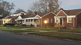 Brick Home with 1 Car Garage. 3 Bedrooms, 1 Bath in Detroit, MI (Photo 2 of 4)