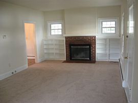 Brick Home with 1 Car Garage. 3 Bedrooms, 1 Bath in Detroit, MI (Photo 3 of 4)