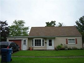 4 Bedrooms, 1 Bath, Attached One Car Garage in Sheffield Lake, OH