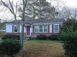  Charming Home with Elaborate Features, a Wonderful Floor Plan in Summerville, SC