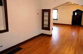 Great 1/2 Duplex in Great Location, Garage and Extra Parking in Denver, CO (Photo 6 of 6)