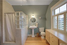 Super Cute and Charming Bungalow in Bryn Mawr in Seattle, WA (Photo 4 of 6)