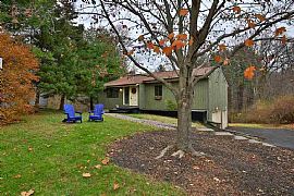 This Contemporary 3bed 3bath Ranch  in Albany, NY