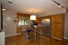 This Contemporary 3bed 3bath Ranch  in Albany, NY (Photo 6 of 6)