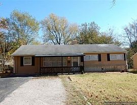 4 Bedroom Home in South Kc in Kansas City, MO (Photo 4 of 10)