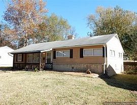 4 Bedroom Home in South Kc in Kansas City, MO (Photo 5 of 10)