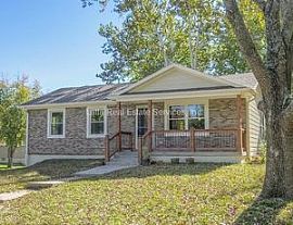  3 Bdrm Blue Springs Manor South Raised Ranch in Blue Springs, MO