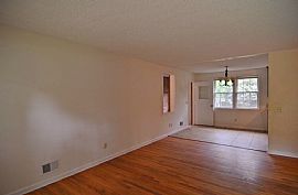 Cute 3beds 1.5baths For a Cute Single Family Located in Rosewoo in Columbia, SC (Photo 2 of 11)