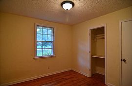 Cute 3beds 1.5baths For a Cute Single Family Located in Rosewoo in Columbia, SC (Photo 6 of 11)
