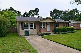 Cute 3beds 1.5baths For a Cute Single Family Located in Rosewoo in Columbia, SC (Photo 7 of 11)