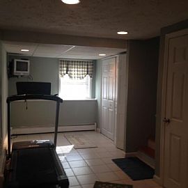 Great North End Single Family in Manchester, NH (Photo 3 of 8)