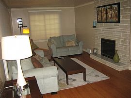 Gorgeous 4br, 2.5bath- Fenced Yard, Deck, Full  in Canton, OH (Photo 4 of 9)