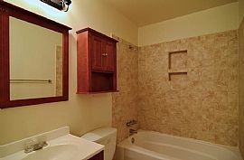 Fantasticanddelightful 3 Beds 2.5 Baths/ 2car Garage in Charlotte, NC (Photo 5 of 7)