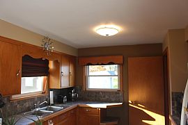 631 E 31st St Quiet Neighborhood Near Mercyhurst Univ. in Erie, PA (Photo 2 of 4)