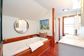 Charming Furnished 2br/1ba Middletown Cottage  in Middletown, RI (Photo 7 of 9)