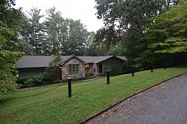 This Home Has a Formal Living and Dining Room in Rockwood, TN