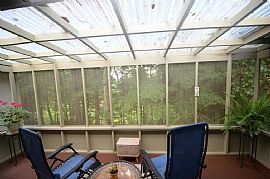 This Home Has a Formal Living and Dining Room in Rockwood, TN (Photo 2 of 11)