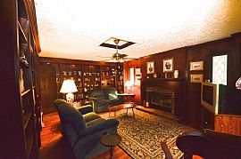 This Home Has a Formal Living and Dining Room in Rockwood, TN (Photo 3 of 11)