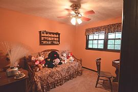 This Home Has a Formal Living and Dining Room in Rockwood, TN (Photo 5 of 11)