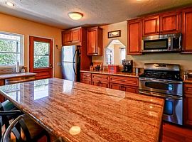 This 4 Bedroom+ Office/guest Room, 2 Bath Home in San Diego, CA (Photo 2 of 4)