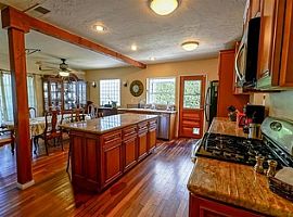 This 4 Bedroom+ Office/guest Room, 2 Bath Home in San Diego, CA (Photo 4 of 4)