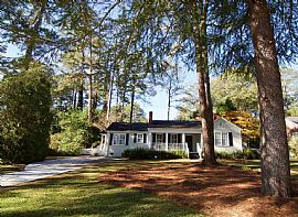 Beautiful Cottage Style Home with 3 Bedrooms, 2 Full Baths. in Columbia, SC