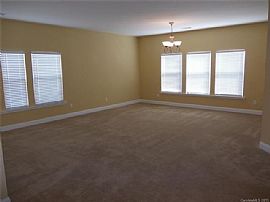 Adorable and Lovely Home For Rent at The Best Price in Charlotte, NC (Photo 3 of 12)