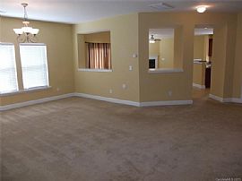 Adorable and Lovely Home For Rent at The Best Price in Charlotte, NC (Photo 4 of 12)