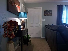 Attractive Family Home with Many Amenitie in Fairhope, AL (Photo 3 of 9)